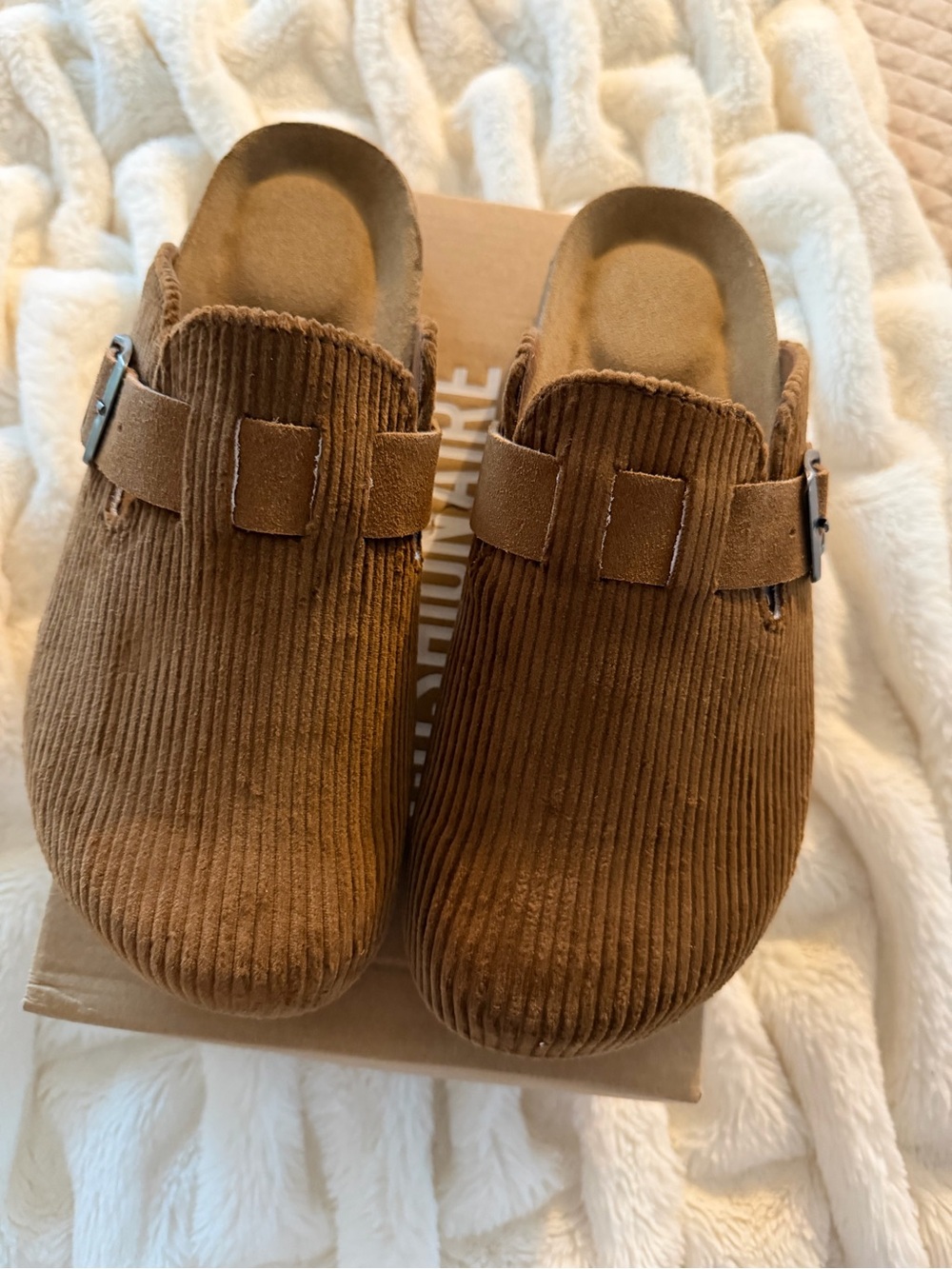 Woman’s Corduroy Slip-On Clog in Tan